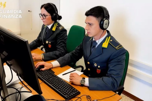 Auto noleggiate e rivendute,  22 indagati per truffa e autoriciclaggio