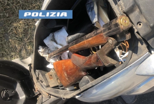 Acireale, non può passare a causa dei lavori: minaccia con un fucile gli operai 