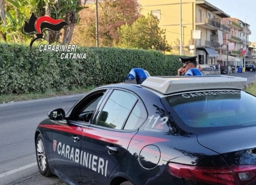 Lite tra vicini di casa: uno dei due tira fuori un’accetta e “manda” l’altro in ospedale