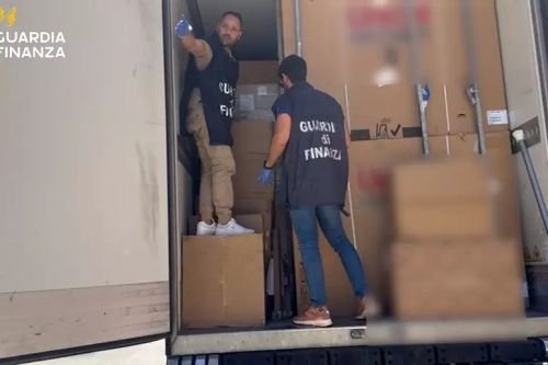 Catania, contrabbando di carburante: sequestrati 45mila litri