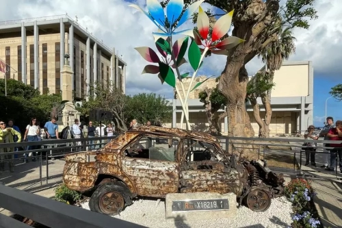 Il rottame dell'auto dell'attentato di Pizzolungo diventa opera d'arte